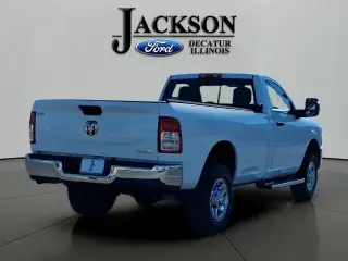 Ram 2500 2024 4x4 Tradesman 2dr Cabina Regular 8 ft. LB Pickup