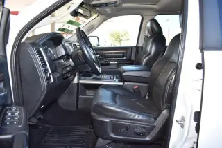 2013 RAM 1500 4x4 Cabina de Tripulación de 140.5" Laramie