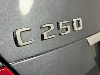 Mercedes-Benz Clase C 2014 C 250 Lujo 4 puertas Sedán