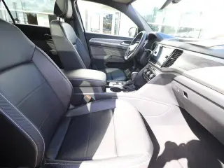 Volkswagen Atlas Cross Sport 2023 V6 SE 4dr SUV con tecnología