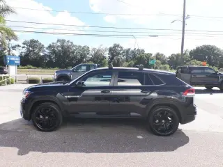 Volkswagen Atlas Cross Sport 2023 V6 SE 4dr SUV con tecnología