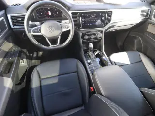 Volkswagen Atlas Cross Sport 2023 V6 SE 4dr SUV con tecnología