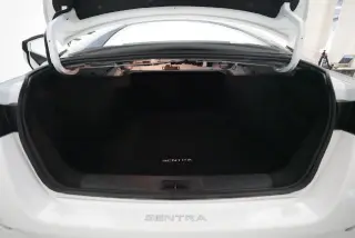 Nissan Sentra 2024 SV 4dr Sedán