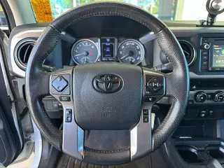 Toyota Tacoma 2018 4x2 TRD Off-Road 4dr Double Cab 5.0 ft SB