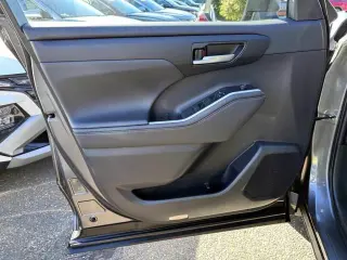 Toyota Highlander 2024 AWD XLE 4dr SUV
