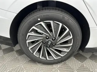 Hundai SONATA híbrido 2025 SEL 4dr Sedán