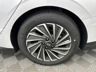Hundai SONATA híbrido 2025 SEL 4dr Sedán