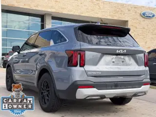 Kia Sorento 2024 LX SUV de 4 puertas