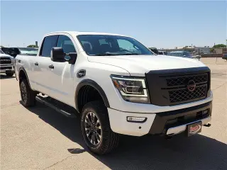Nissan Titan XD 2024 4x4 PRO-4X 4dr Cabina de Crew 6.6 ft. LB