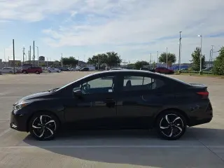 Nissan Versa 2024 SR 4dr Sedán