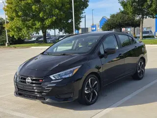 Nissan Versa 2024 SR 4dr Sedán