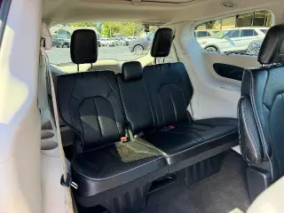 Chrysler Pacifica 2019 Limited 4dr Mini-Van