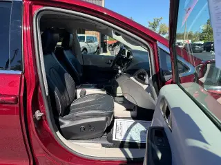 Chrysler Pacifica 2019 Limited 4dr Mini-Van