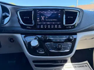 Chrysler Pacifica 2019 Limited 4dr Mini-Van