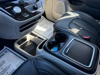 Chrysler Pacifica 2019 Limited 4dr Mini-Van