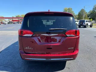 Chrysler Pacifica 2019 Limited 4dr Mini-Van