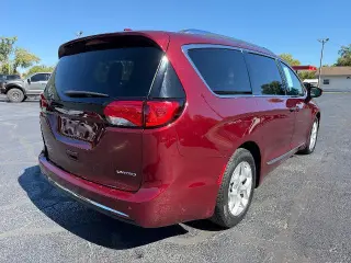 Chrysler Pacifica 2019 Limited 4dr Mini-Van