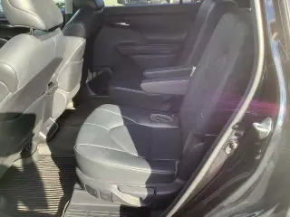 Toyota Highlander 2021 con tracción en las ruedas AWD XLE de cuatro puertas SUV