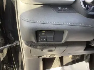 Toyota Highlander 2021 con tracción en las ruedas AWD XLE de cuatro puertas SUV