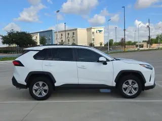 Toyota RAV4 2023 XLE 4dr SUV