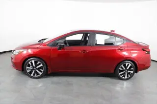 Nissan Versa 2022 SR 4dr Sedán