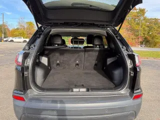 Jeep Cherokee 2019 4x4 Latitude Plus 4dr SUV