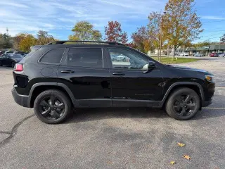 Jeep Cherokee 2019 4x4 Latitude Plus 4dr SUV