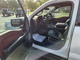 Ford F-150 2022 4x4 Lariat 4dr SuperCrew 5.5 ft. SB