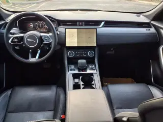 Jaguar F-PACE 2024 AWD P250 R-Dynamic S 4dr SUV