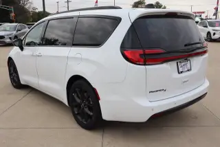 Chrysler Pacifica 2026 Select 4dr Mini-Van