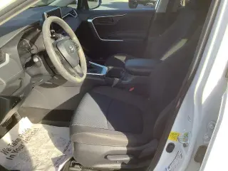 Toyota RAV4 2023 con tracción en las cuatro ruedas LE de 4 puertas SUV