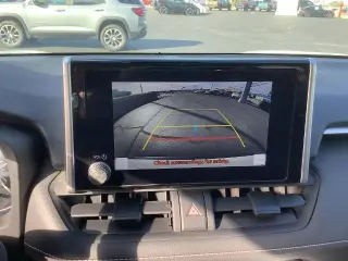 Toyota RAV4 2023 con tracción en las cuatro ruedas LE de 4 puertas SUV