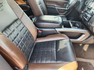 Nissan Titan XD 2018 4x4 Platinum Reserve 4dr Crew Cab (Diesel)