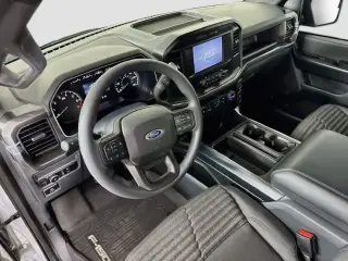 Ford F-150 2023 4x2 XL 4dr SuperCrew 5.5 ft. SB