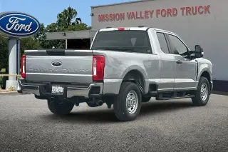 Ford F-250 Super Duty 2024 4x2 XL 4dr SuperCab 6.8 ft. SB Pickup