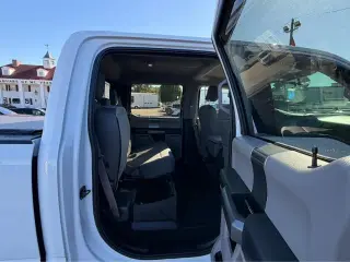 Ford F-350 Super Duty 2019 4x4 XLT 4dr Crew Cab 6.8 ft. SB SRW Pickup