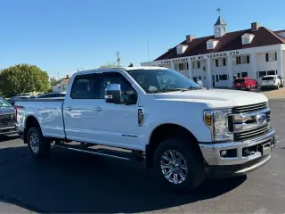 Ford F-350 Super Duty 2019 4x4 XLT 4dr Crew Cab 6.8 ft. SB SRW Pickup