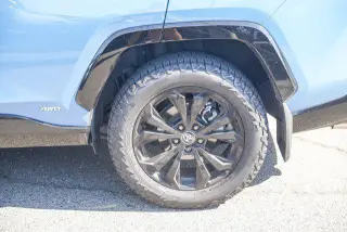 Toyota RAV4 Híbrido 2024 AWD SE 4dr SUV