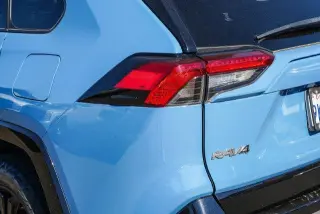 Toyota RAV4 Híbrido 2024 AWD SE 4dr SUV