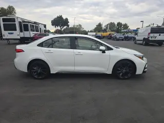 Toyota Corolla Hybrid 2026 SE sedán 4 puertas
