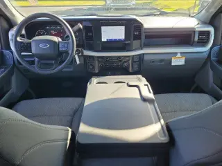 Ford F-250 Super Duty 2023 4x4 XL 4dr Crew Cab 8 ft. LB Pickup