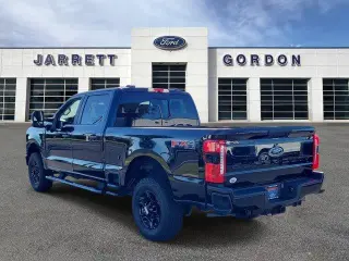 Ford F-250 Super Duty 2023 4x4 XL 4dr Crew Cab 8 ft. LB Pickup