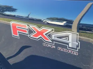 Ford F-250 Super Duty 2023 4x4 XL 4dr Crew Cab 8 ft. LB Pickup