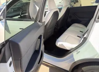 Tesla Model Y 2023 4dr Crossover