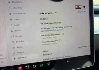Tesla Model Y 2023 4dr Crossover