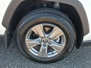Toyota RAV4 2024 XLE 4dr SUV