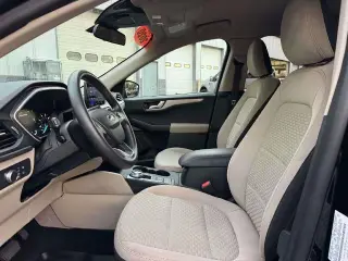 Ford Escape 2020 con tracción en las cuatro ruedas SE 4dr SUV