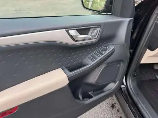 Ford Escape 2020 con tracción en las cuatro ruedas SE 4dr SUV