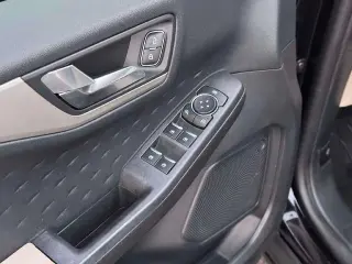Ford Escape 2020 con tracción en las cuatro ruedas SE 4dr SUV