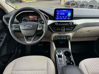 Ford Escape 2020 con tracción en las cuatro ruedas SE 4dr SUV